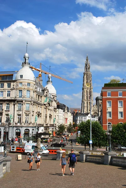 Antwerpen, Flandern, Belgien-17 juli 2018: den historiska staden — Stockfoto