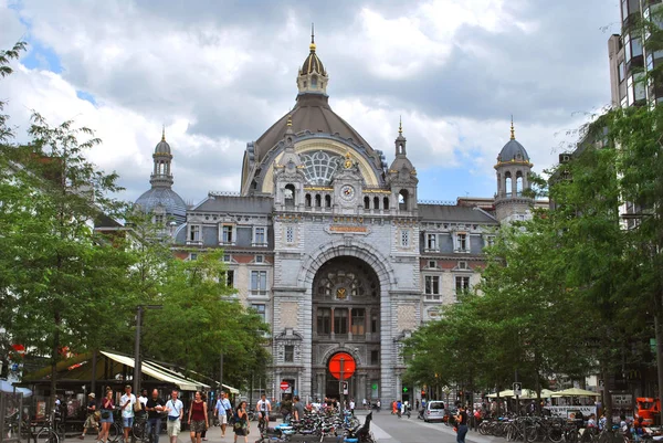 Antwerpen, Flandern, Belgien-17 juli 2018: Antwerpens Central — Stockfoto