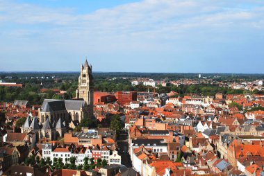 Bruges, Batı'daki tarihi şehir merkezinin panorama görünümü 