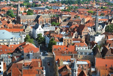 Bruges, Batı'daki tarihi şehir merkezinin panorama görünümü 