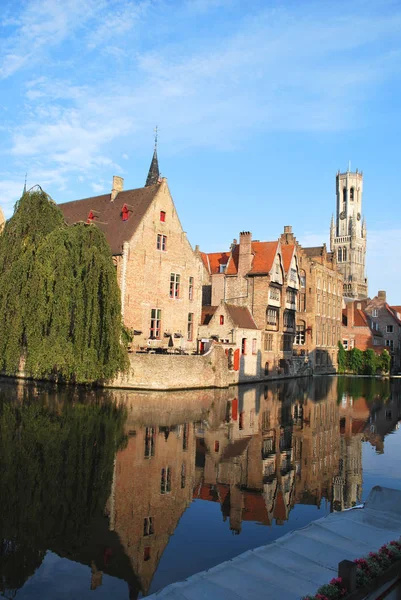 La vista del centro histórico de Brujas, Flandes Occidental , — Foto de Stock
