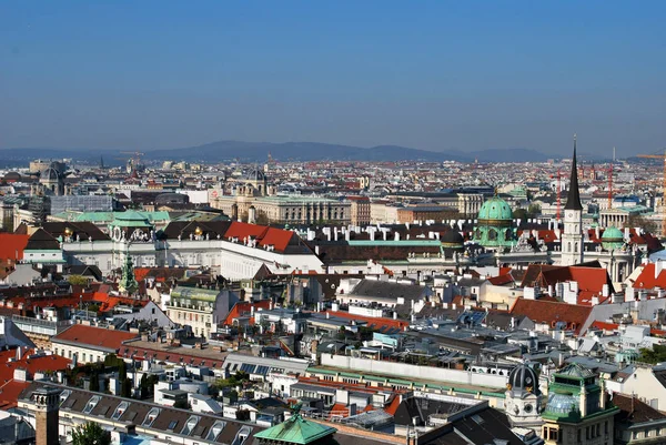 Wenen, Oostenrijk-16 april 2019: de luchtfoto panorama van th — Stockfoto