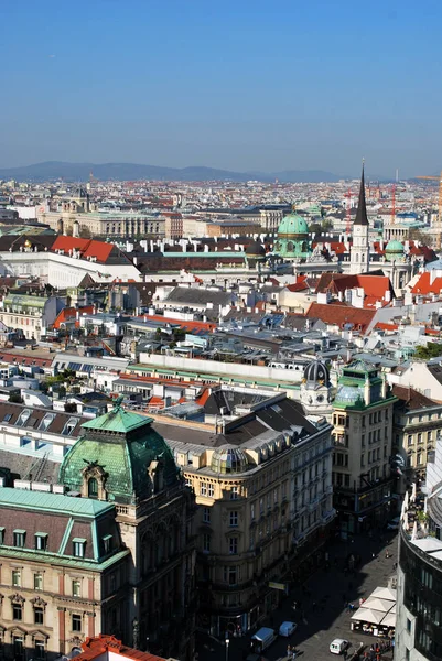 Wenen, Oostenrijk-16 april 2019: de luchtfoto panorama van th — Stockfoto