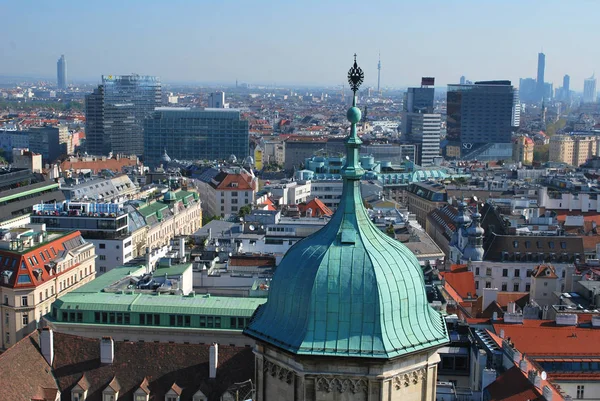 Wenen, Oostenrijk-16 april 2019: de luchtfoto panorama van th — Stockfoto