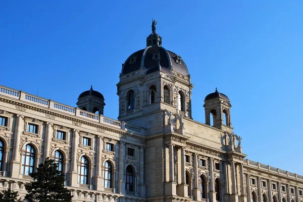 Vienna, Austria - 16 aprile 2019: L'edificio del Kunsthisto — Foto Stock