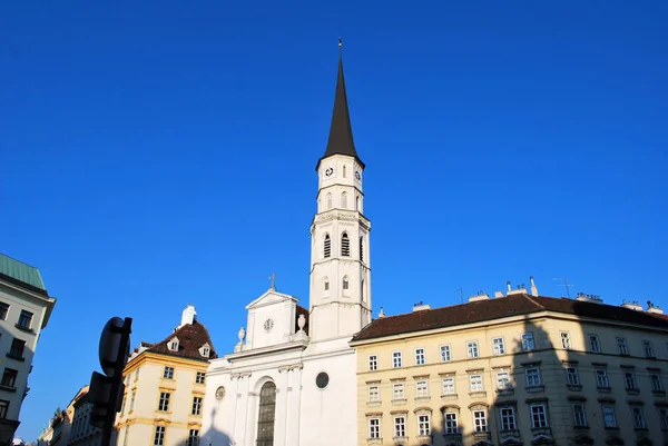 St. Michaels kyrka i Wiens historiska centrum, AUS — Stockfoto
