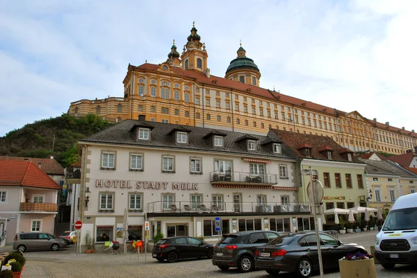 Melk, Baja Austria, Austria - 23 de abril de 2019: La vista de la h —  Fotos de Stock