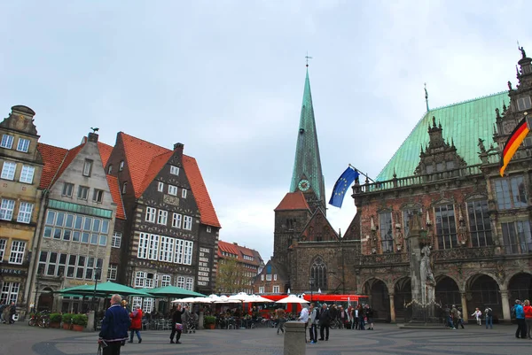 Bremen, Duitsland-mei 09, 2013: het stadhuis van Bremen en de kat — Stockfoto