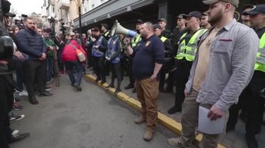 Kiev, Ukrayna. 9 Nisan 2019. Eylemciler ve ulusal Kolordu siyasi partinin destekçileri Ukrayna silahlı kuvvetleri yetkilileri yolsuzluk bir soruşturma talep için bir mitinge katılmak