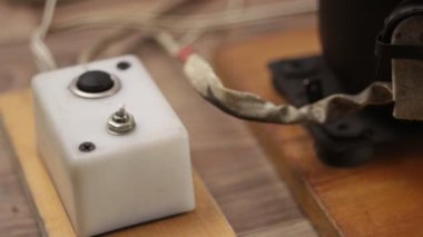 Kiev, Ukrayna 19 nis 2019. Başkanlık Tartışması 2019. Kiev Olympiyskiy Stadyumu yakınlarında eylem kalabalık ve polis kolordu tezahürat.