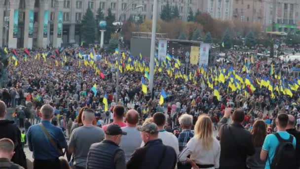 Kyiv, Ukraina 14 oct 2019. Maidan. Tinggi poin mengabaikan kerumunan memprotes Minsk Protokol dan Steinmeier Formula — Stok Video