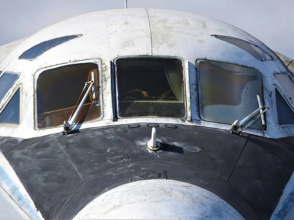 Крупный план фрагментов и деталей старого самолета . — стоковое фото