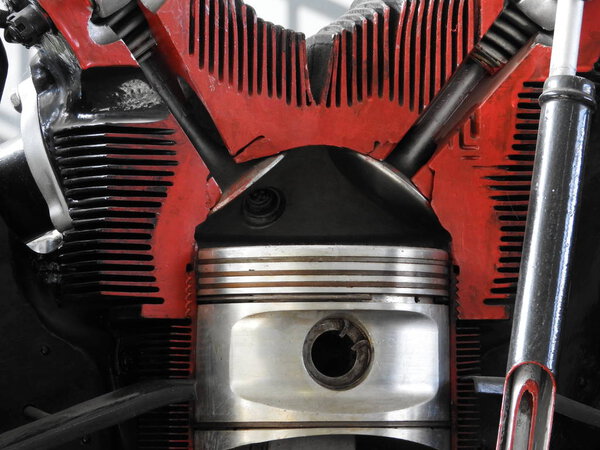 Части старого авиационного двигателя. Орехи, соединяющие трубы, сопла, цилиндры, изоляция камеры сгорания
.