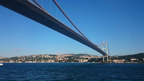 Paisagens incríveis da ponte do Bósforo e da cidade de Istambul, Turquia . — Fotografia de Stock