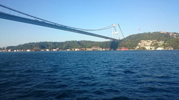 Paisagens incríveis da ponte do Bósforo e da cidade de Istambul, Turquia . — Fotografia de Stock
