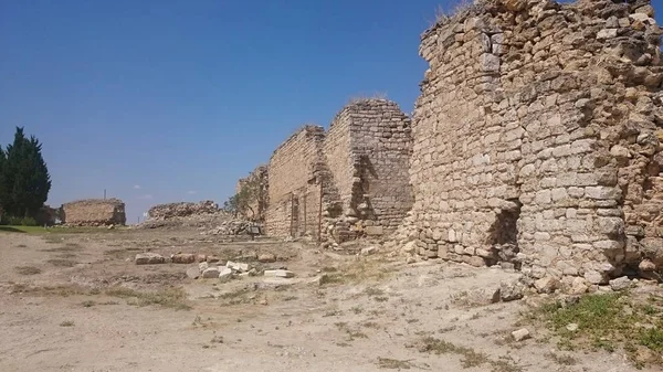 Kalıntıları ve Pamukkale, Türkiye yakın Hierapolis antik kentin kalıntıları. — Stok fotoğraf