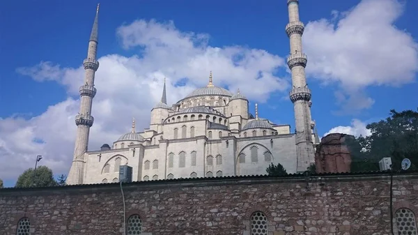 Kék mecset, minaret Sultanahmet Camii, Isztambul, Törökország. — Stock Fotó
