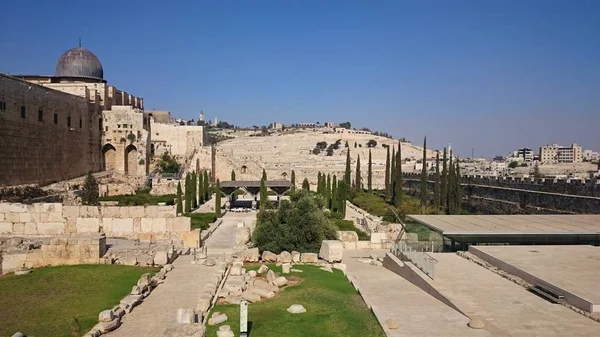 Jerusalén muralla de la fortaleza de la ciudad vieja en Israel — Foto de Stock