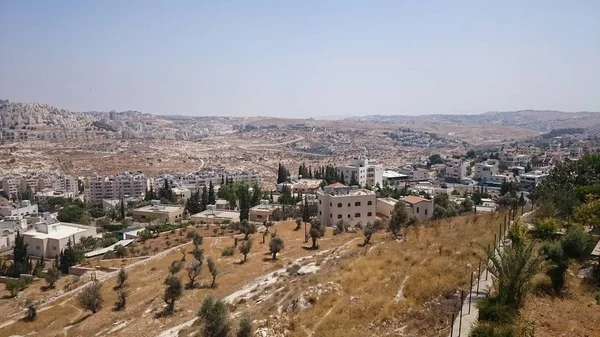 Modern Jerusalem panorama. Kutsal ciity Jerusalem daire ve ofis binaları mimari