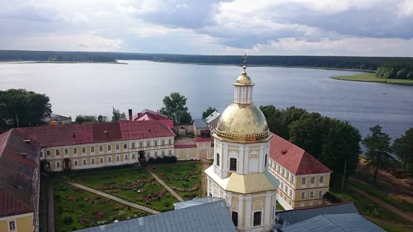 Nilo-Stolobensky monastery. Nilo-Stolobensky monastery is located in Tver region, on lake Seliger, Russia — Stock Photo, Image