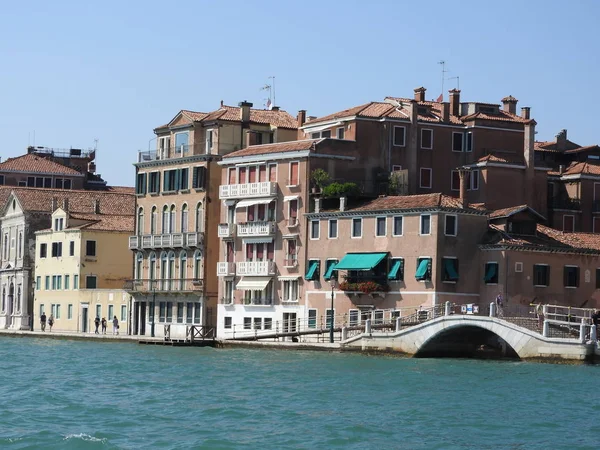View of Venice, Italy and its other architecture from the Grand canal, clear day — Stock Photo, Image