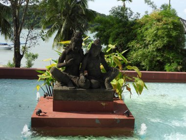 Phuket Tayland ormanlarda açık bir günde yeşil çalılıkları.