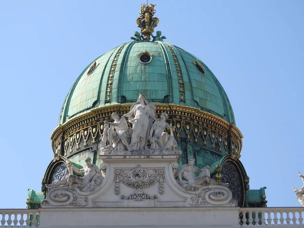 Igreja de São Pedro, Viena, Áustria, detalhes da arquitetura e paredes . — Fotografia de Stock