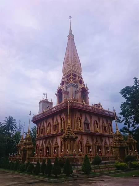 Храмы и статуи Будды в Таиланде — стоковое фото
