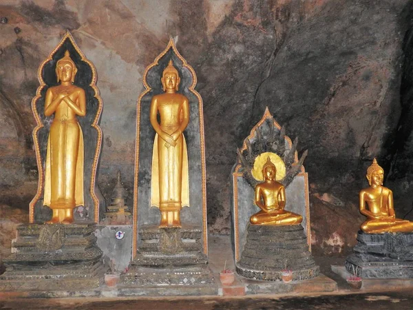 Statues de Temple et Bouddha en Thaïlande, religion — Photo