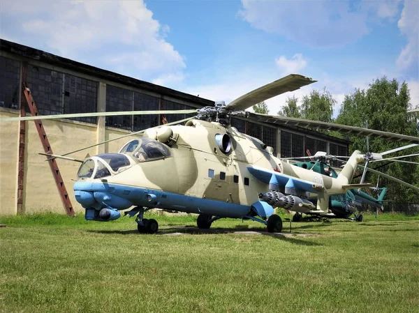 莫尼诺, 莫斯科地区, 俄罗斯-04.08.2018: 俄罗斯的军用飞机在博物馆莫尼诺. — 图库照片