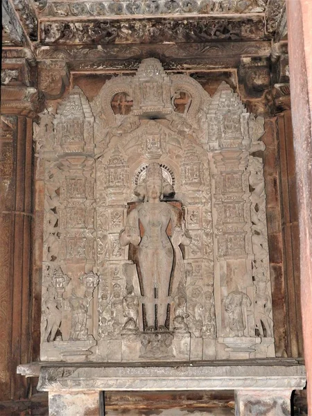 Freskerna är erotiska inuti templen i västra gruppen inklusive Visvanatha-Khajuraho, Madhya Pradesh, Indien, Unesco heritage — Stockfoto