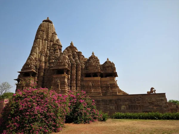 O grupo ocidental de templos, Khajuraho, em um dia claro, Madhya Pradesh, Índia, Patrimônio Mundial da UNESCO — Fotografia de Stock
