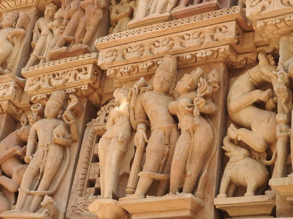 Parsvanath, Adinath, Shanti Nath, východní skupina chrámů, Khajuraho, Madhya Pradesh, Indie, známá eroticheskim design v Kama Sutra, seznam světového kulturního dědictví UNESCO — Stock fotografie