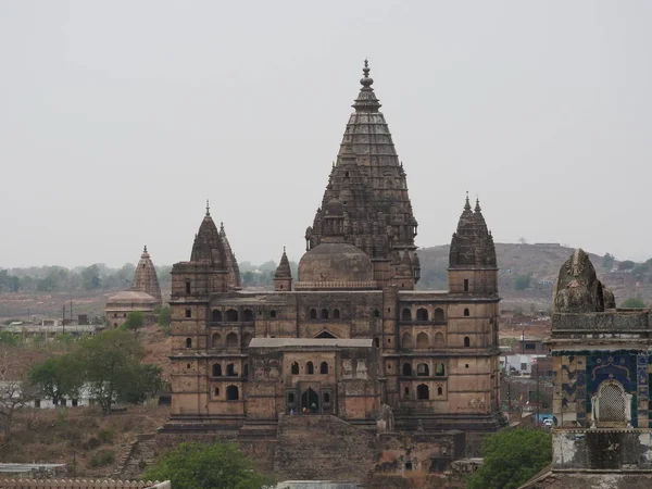 Palác v orcha při západu slunce, madhya pradesh, Indie. — Stock fotografie