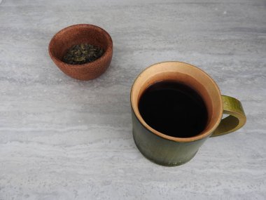 Yeşil Bambu silindir kahve Kupası, Dağ Manzaralı arka plan bambu doğa ürün.