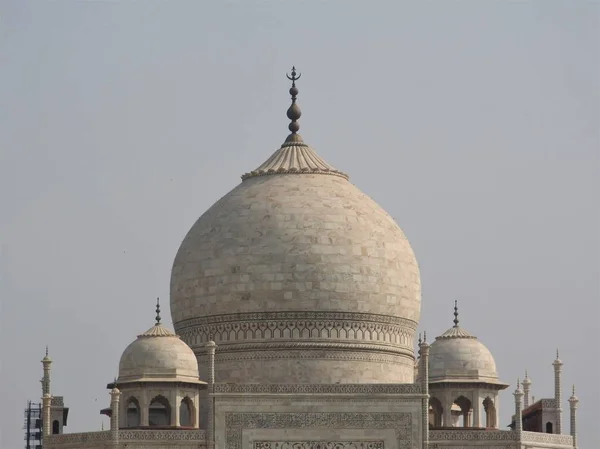 Close-up details Taj Mahal, famous UNESCO historical site, love monument, the greatest white marble tomb in India, Agra, Uttar Pradesh. — Stock Photo, Image