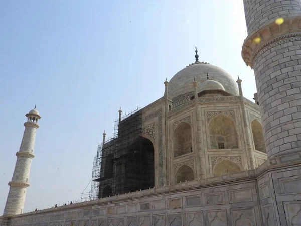 Close-up details Taj Mahal, famous UNESCO historical site, love monument, the greatest white marble tomb in India, Agra, Uttar Pradesh.