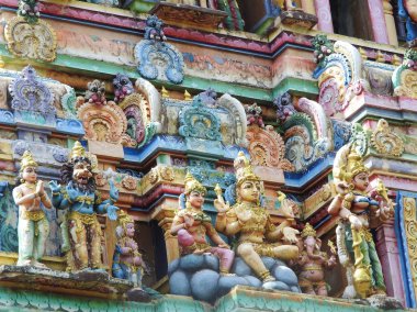 Hindu Tapınağı Muthumariamman Thevasthanam ve Sri Lanka adasında detayları.
