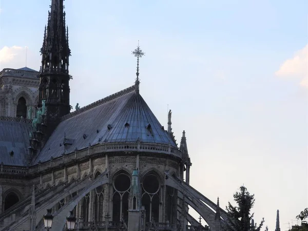 Notre Dame, a legszebb katedrális Párizsban. Kilátás a szajnából, Franciaországból. — Stock Fotó