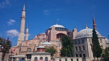 Ayasofya Kubbe ve minareler gün batımında eski İstanbul, Türkiye 'de.