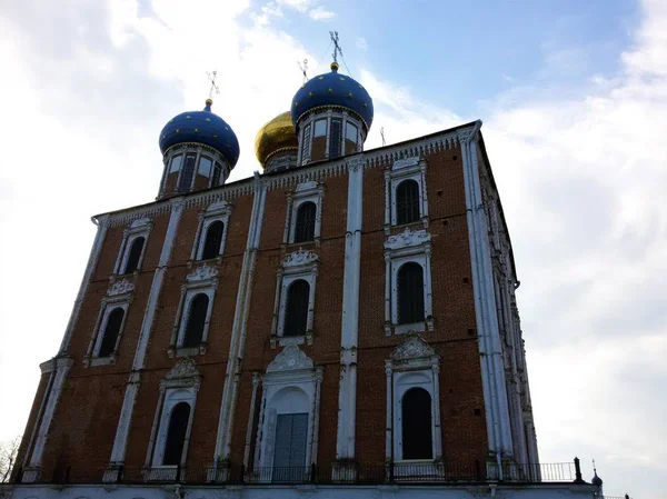 Utsikt över Ryazan Kreml, den gyllengula ringen av Ryssland. — Stockfoto