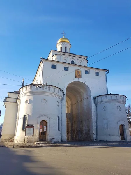 O Portão de Ouro de Vladimir construído entre 1158 e 1164, Rússia no Anel de Ouro da Rússia . — Fotografia de Stock