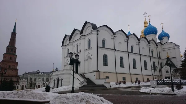 Tartaristán. Kazan. La catedral ortodoxa Blagoveshchensk del Kremlin de Kazán es un monumento prominente de la arquitectura rusa del siglo XVI. . — Foto de Stock