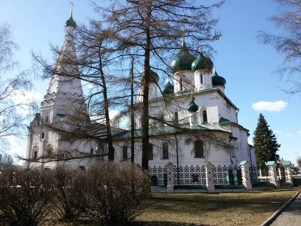 Yaroslavl, Rusland, de kerk van Elia de profeet Ilia Prorok in Yaroslavl. — Stockfoto