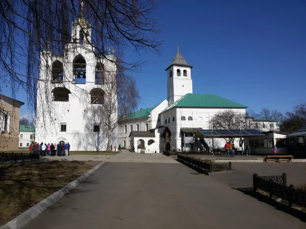 Yaroslavl, Rusia, la iglesia de Elías el Profeta Ilia Prorok en Yaroslavl . — Foto de Stock