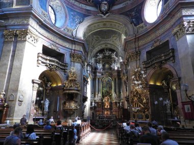Viyana, Avusturya-29.07.2018: St. Peter Peterskirche Kilisesi'nin içi, Viyana'daki Barok Roma Katolik kilisesi. Roma'daki Aziz Petrus Bazilikası'ndan esinlenerek, 1733