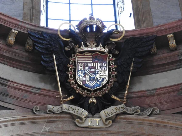 Viena, Áustria-29.07.2018: interior da Igreja de São Pedro Peterskirche, Igreja paroquial barroca católica em Viena, Áustria. Inspirado na Basílica de São Pedro em Roma, 1733 — Fotografia de Stock