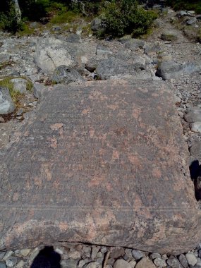 Anzersky adasındaki Solovki manastırının Kutsal Teslis Anzersky skete yakınındaki Troitsk iskelesi, Solovki adaları, Arkhangelsk bölgesi, Rusya