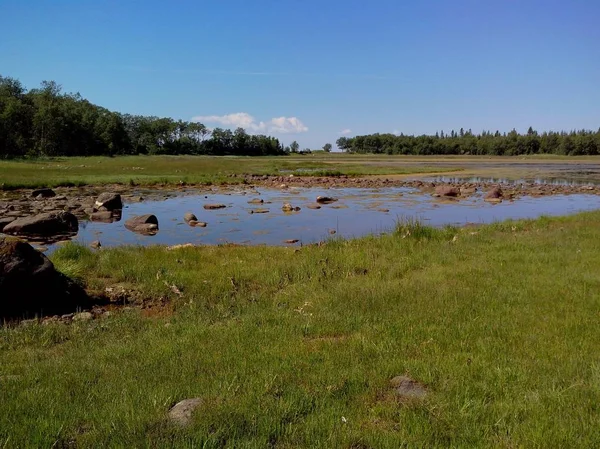 Anzersky adasındaki Solovki manastırının Kutsal Teslis Anzersky skete yakınındaki Troitsk iskelesi, Solovki adaları, Arkhangelsk bölgesi, Rusya — Stok fotoğraf