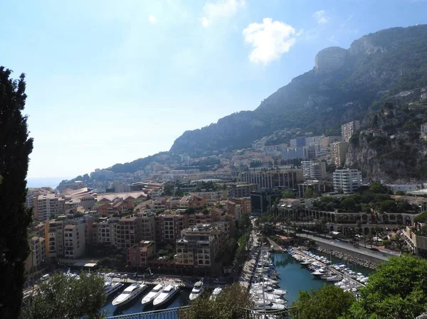 Monaco és Monte Carlo panoráma az óvárosával, port és Prince 's Palace — Stock Fotó